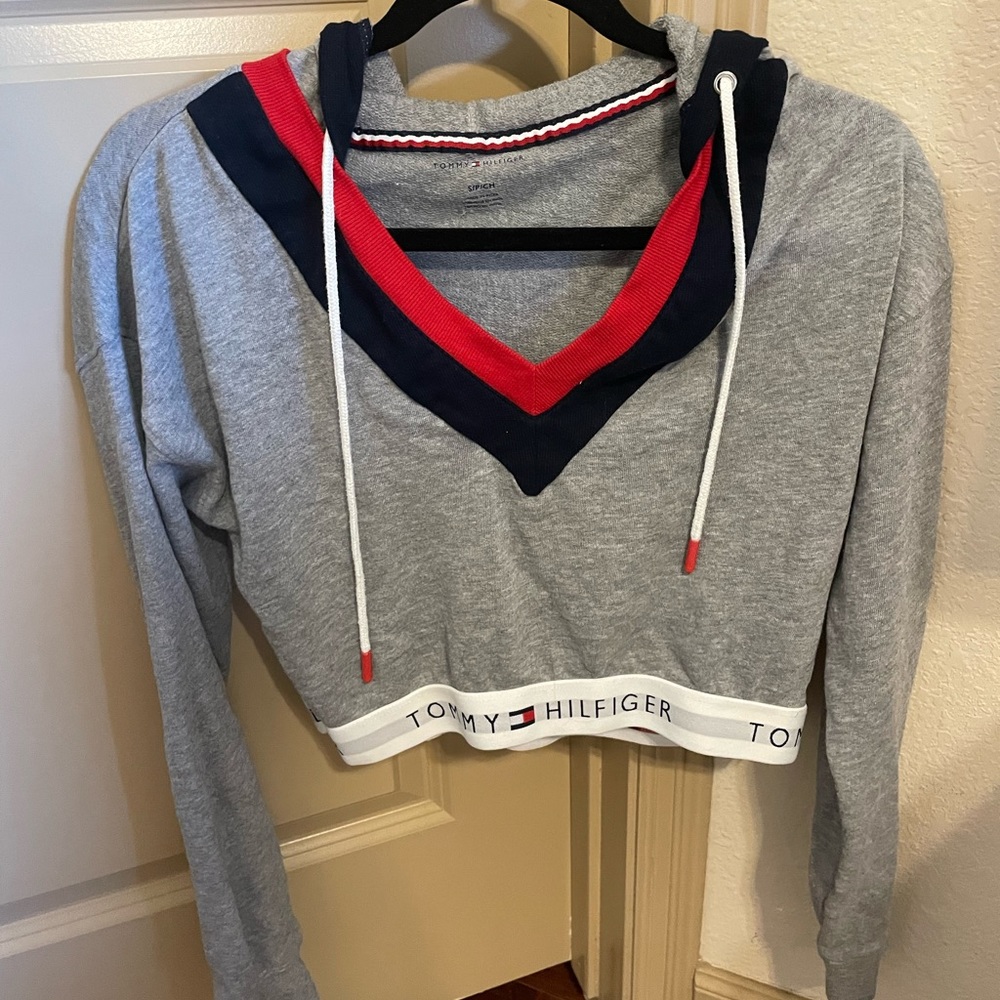 Tommy Hilfiger cropped sweatshirt